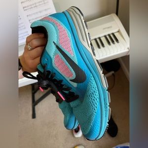 Nike Zoomfly2 Womens size 7 blue lagoon/BLK/tidepool
